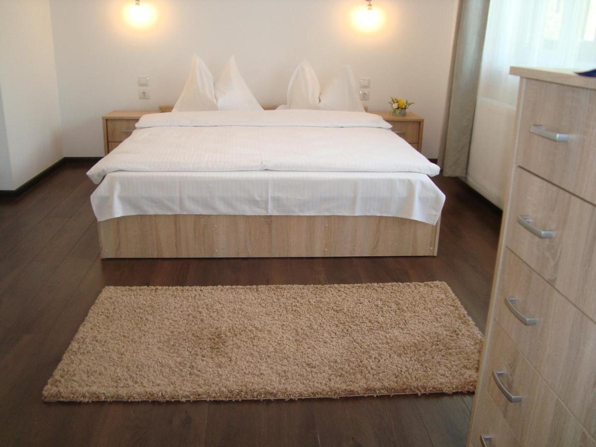 Casa Cu Flori Hotel Szászbuda Kültér fotó