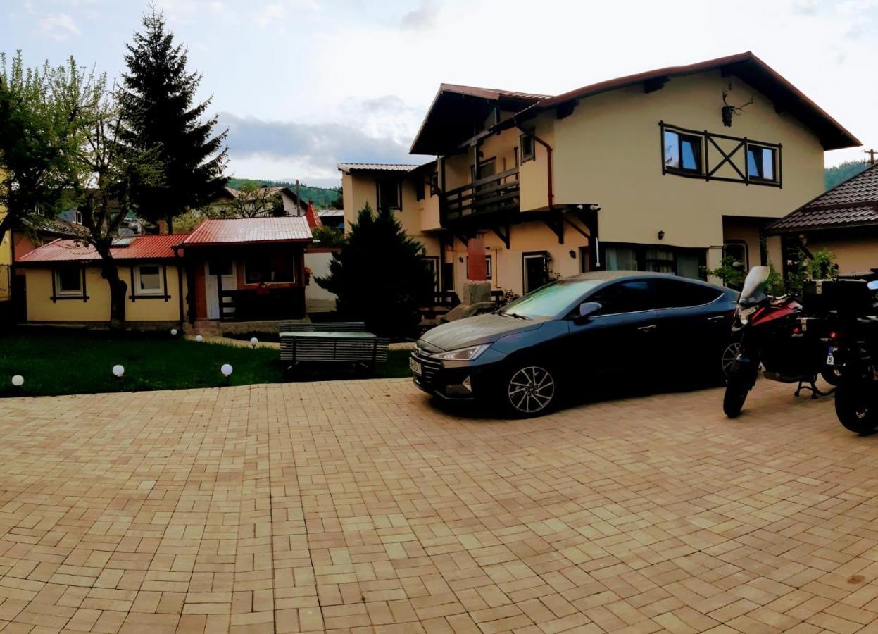 Casa Cu Flori Hotel Szászbuda Kültér fotó