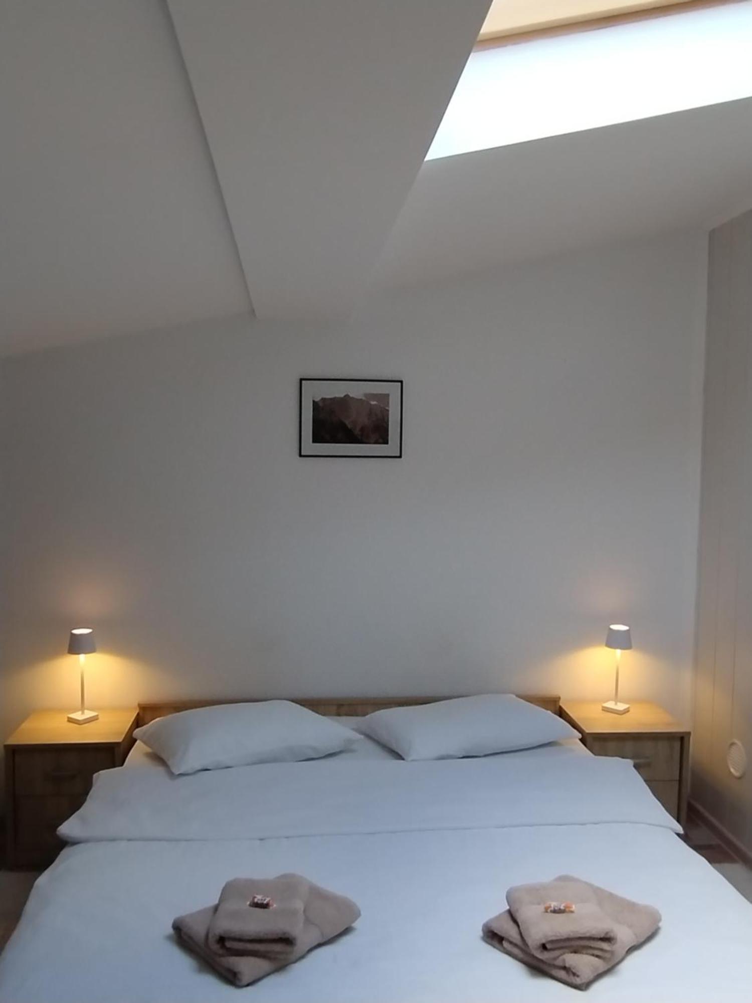 Casa Cu Flori Hotel Szászbuda Kültér fotó